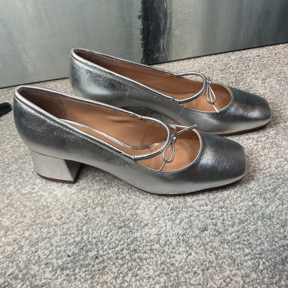 Vince Camuto Charley Silver Metallic Nappa Mary Jane with Bow - Size 8 (NIB) - Picture 4 of 14